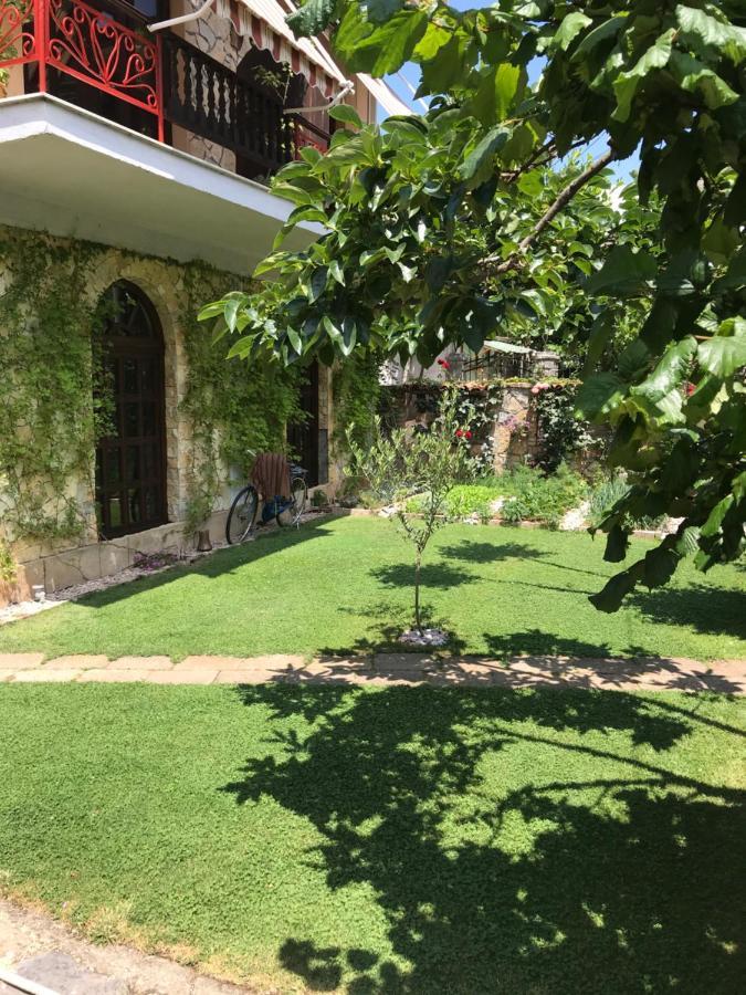 Guest House Lini Exterior foto