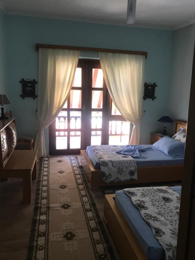 Guest House Lini Exterior foto