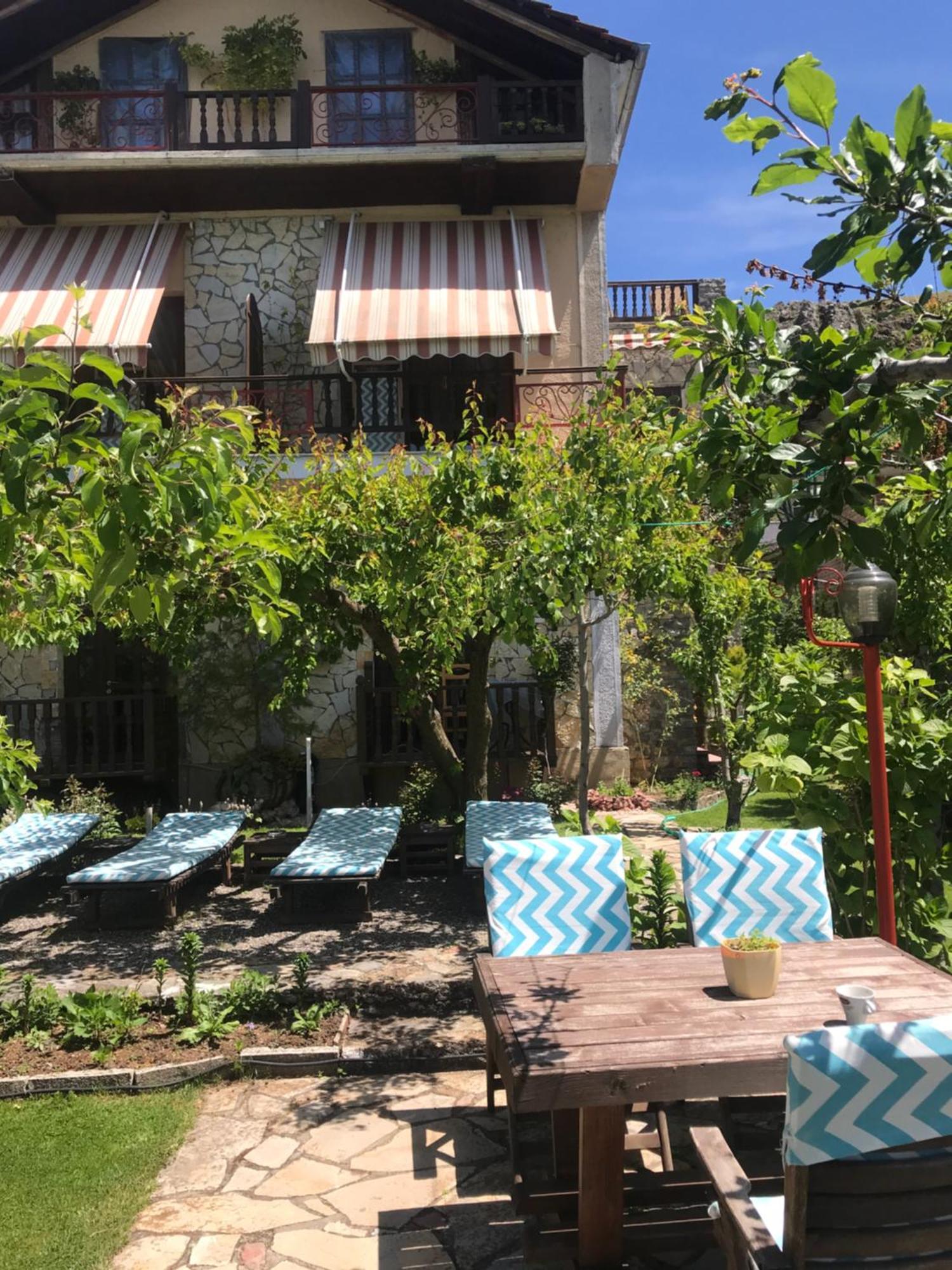 Guest House Lini Exterior foto