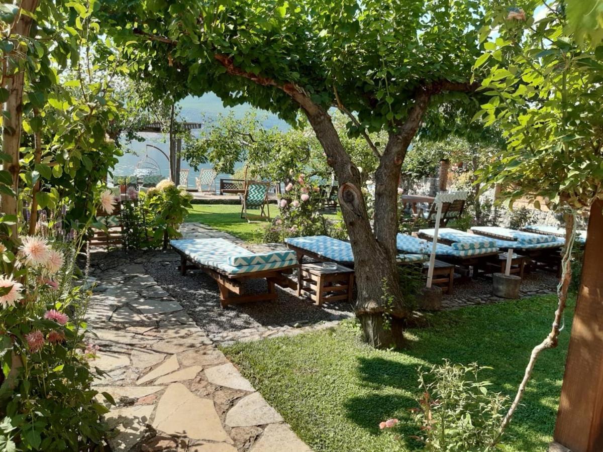 Guest House Lini Exterior foto