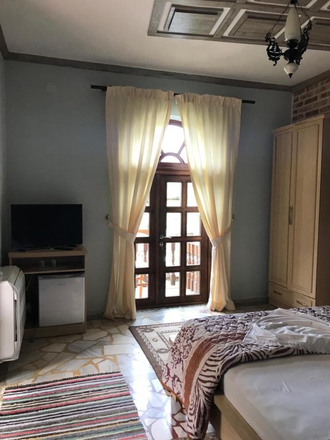 Guest House Lini Exterior foto