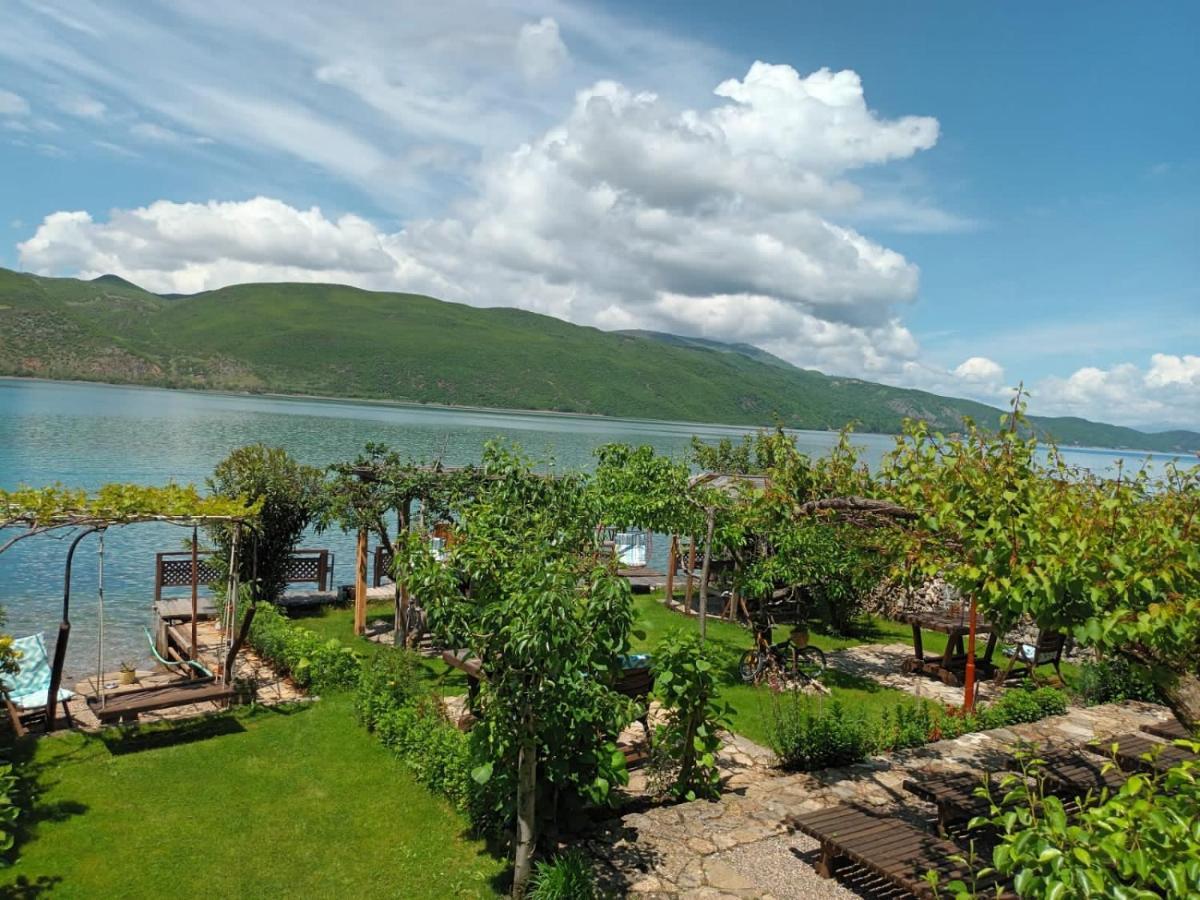 Guest House Lini Exterior foto