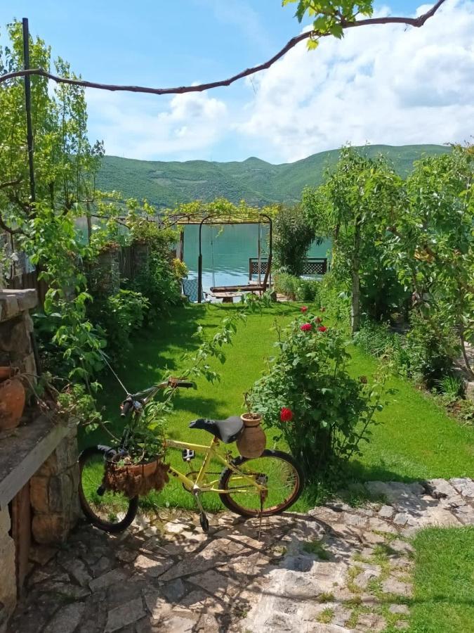 Guest House Lini Exterior foto