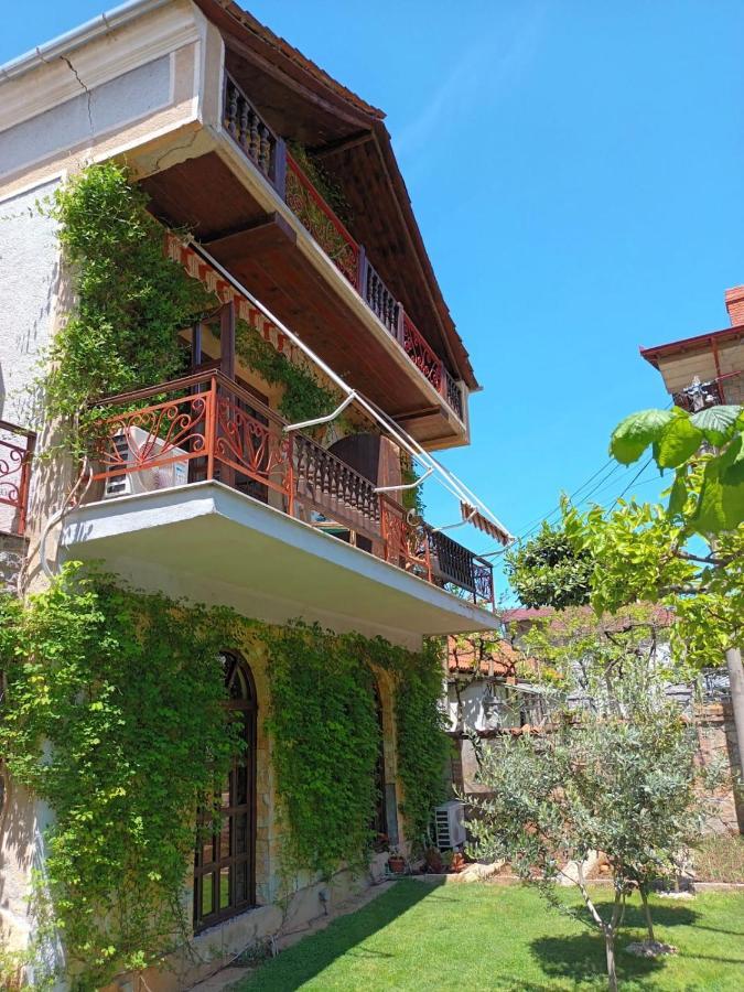 Guest House Lini Exterior foto