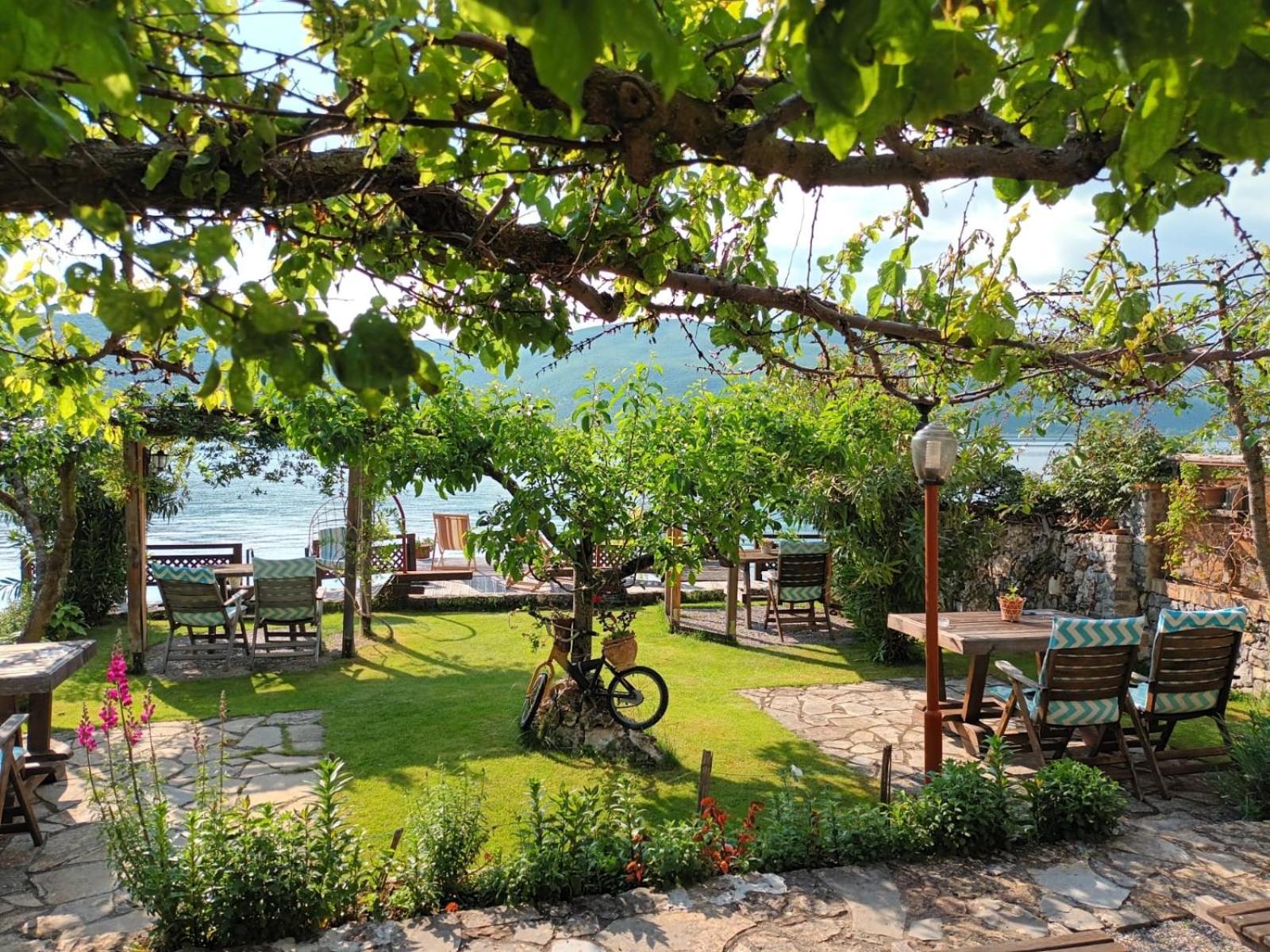 Guest House Lini Exterior foto